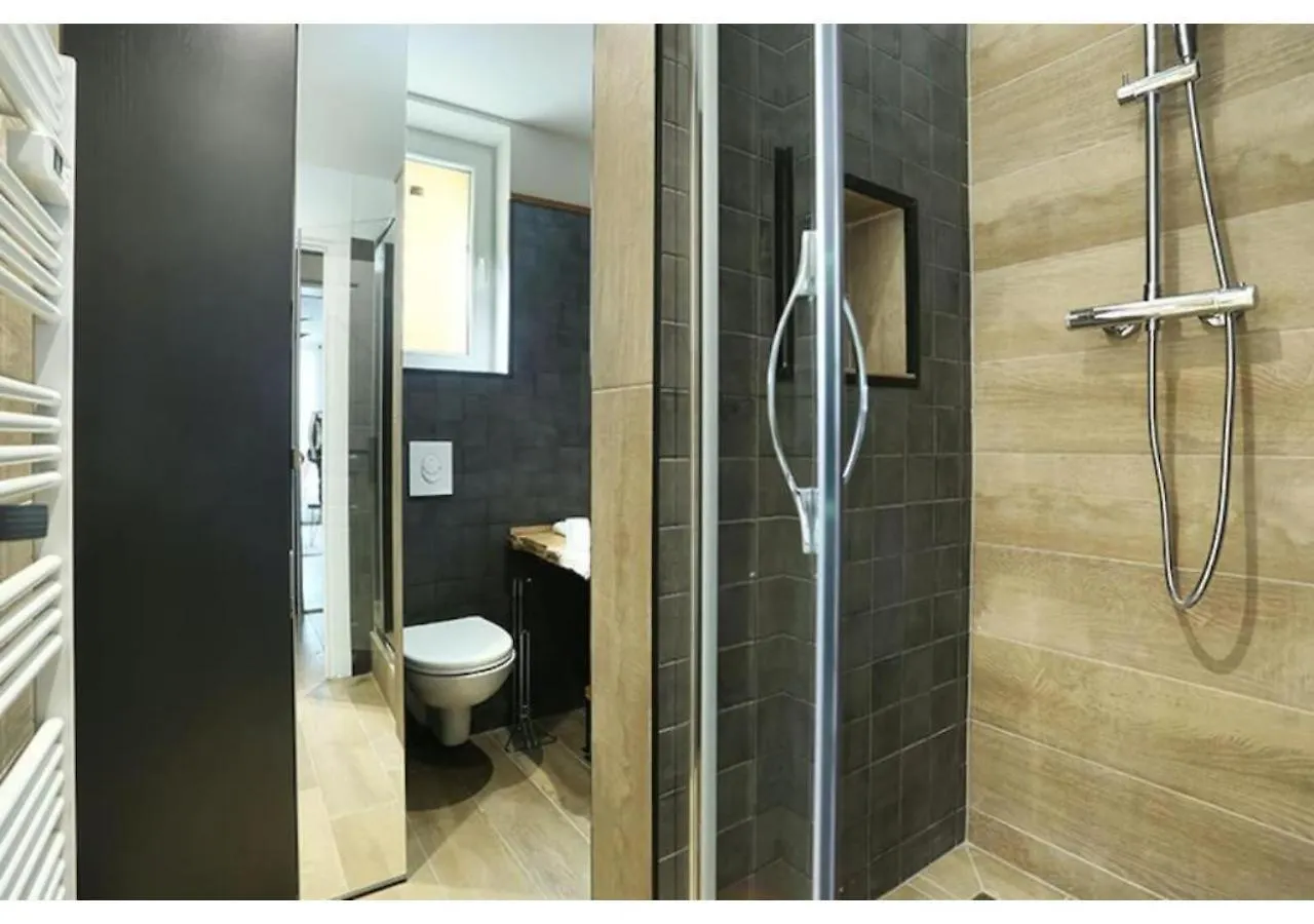 Apartment Center Of Paris By Studio Prestige